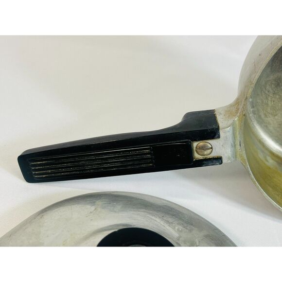 Vintage Wagner Ware Sidney -O- Magnalite Double Spout 2 QT Sauce Pot W/Lid 4682M - Picture 6 of 7